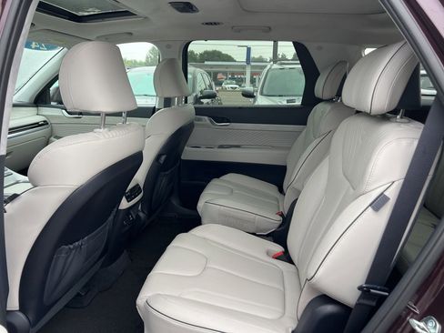Used 2024 Hyundai Palisade Calligraphy image 24