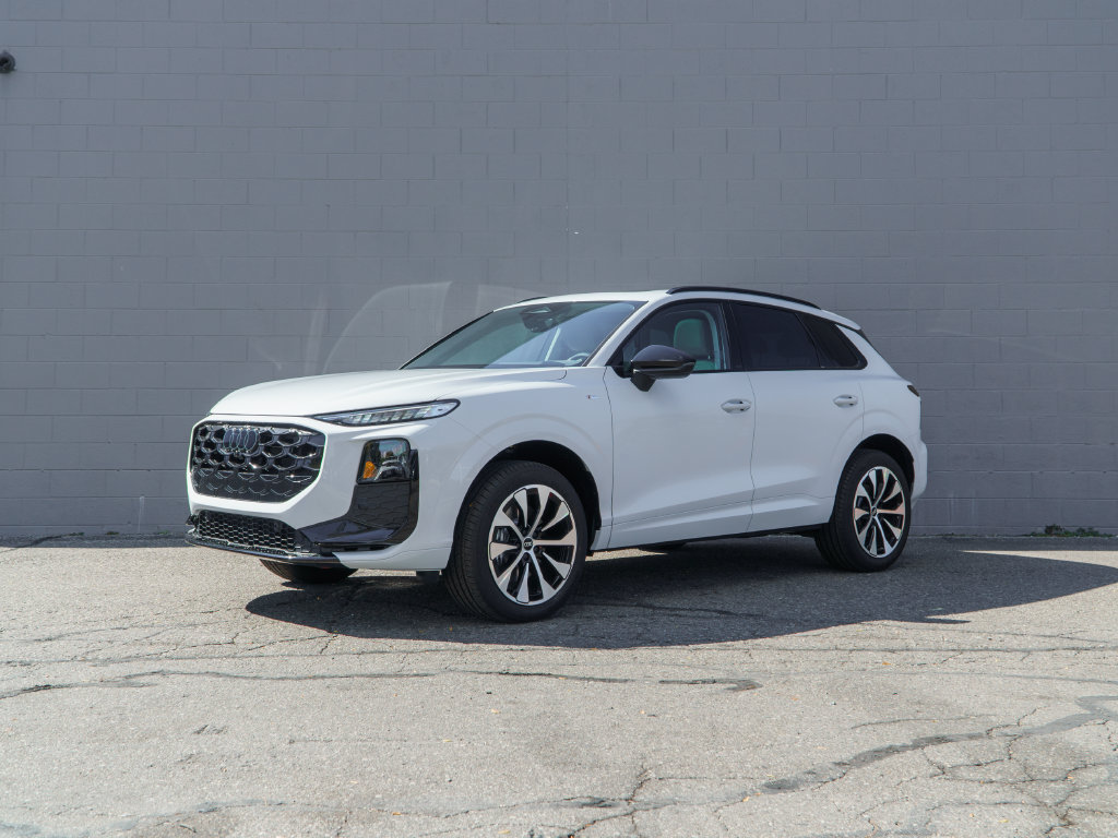 New 2026 Audi Q3 quattro 2.0T AWD/4WD image 1