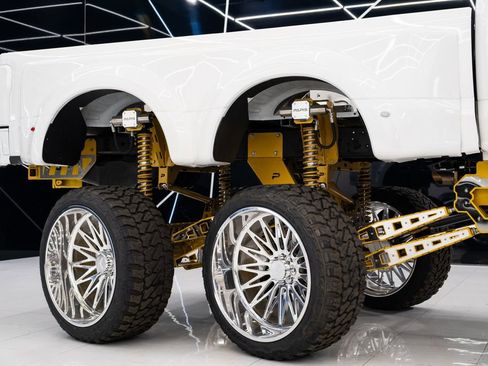 Used 2025 Ford F550 4x4 Crew Cab Super Duty image 11