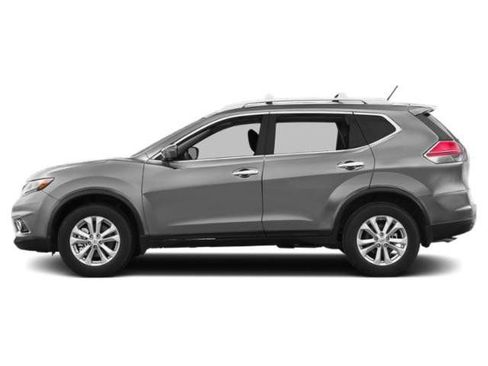 Used 2015 Nissan Rogue SV w/ SV Premium Package image 3