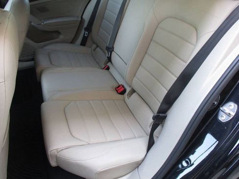 Used 2018 Volkswagen Golf SEL FWD image 23