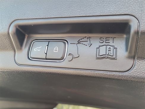 Certified 2022 Ford Explorer Platinum w/ Equipment Group 601A image 9