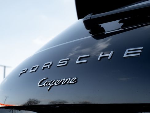 Used 2018 Porsche Cayenne image 34