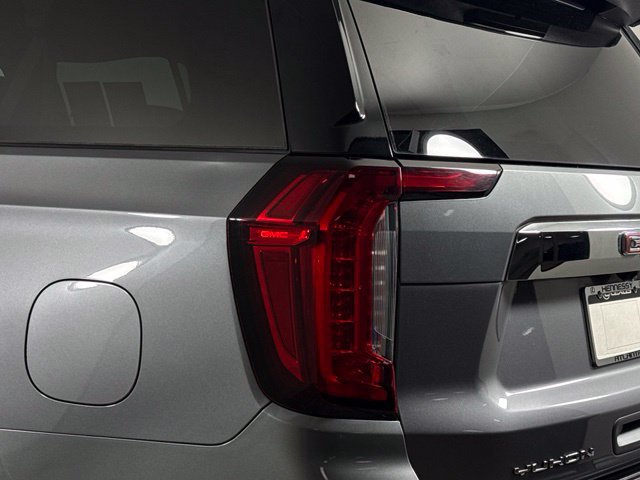 Used 2021 GMC Yukon XL SLT w/ Rear Media and Nav Package RWD image 15