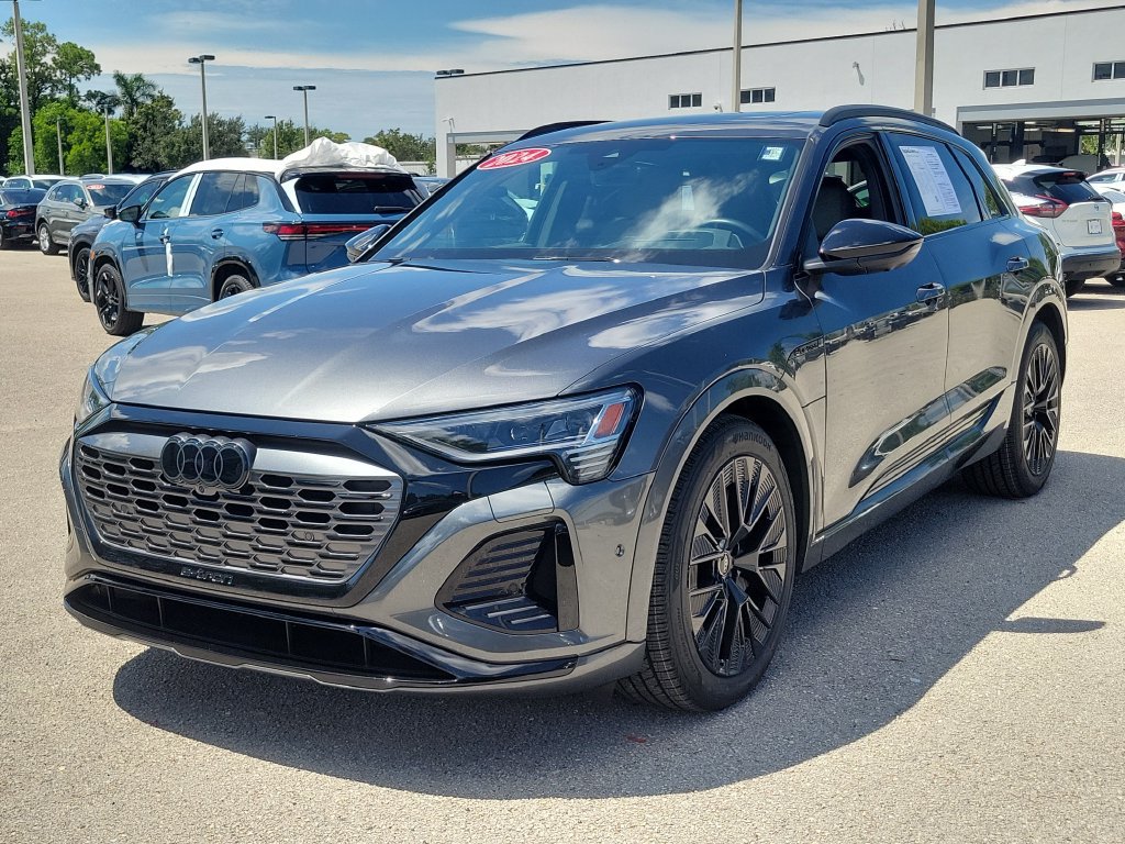 Certified 2024 Audi Q8 e-tron Prestige AWD/4WD image 7