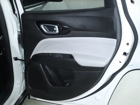Used 2025 Jeep Compass Limited AWD/4WD image 38