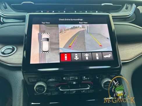 Used 2023 Jeep Grand Cherokee Summit w/ Adv Protech Group IV image 16