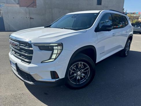 Used 2025 GMC Acadia Elevation image 3