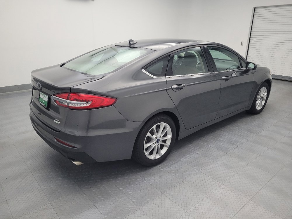 Used 2019 Ford Fusion SE FWD image 10