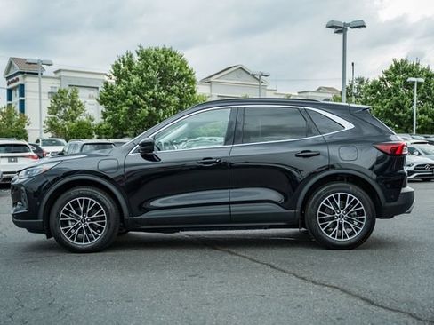 Used 2023 Ford Escape SE w/ PHEV Premium Package FWD image 4