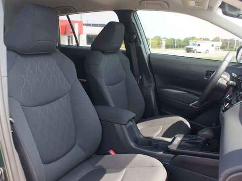 Used 2026 Toyota Corolla Cross LE FWD image 22