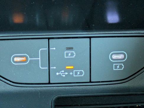 Certified 2025 Kia Sorento LX FWD image 21