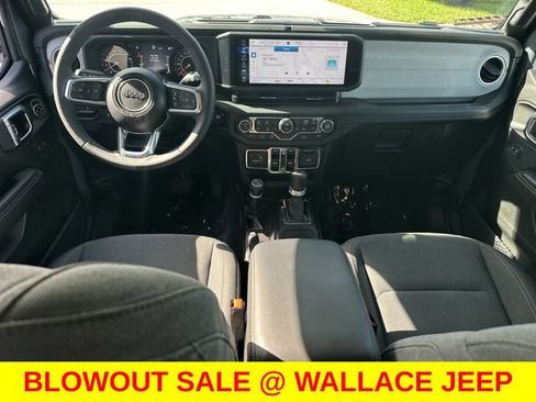 Used 2026 Jeep Wrangler Unlimited Sahara AWD/4WD image 15