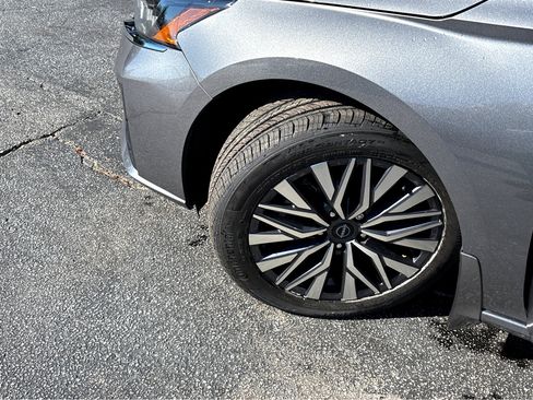 Used 2023 Nissan Altima 2.5 SV image 21