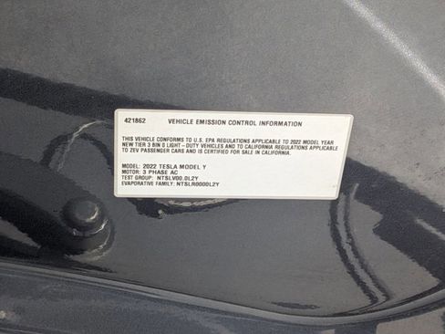 Used 2022 Tesla Model Y Long Range image 27