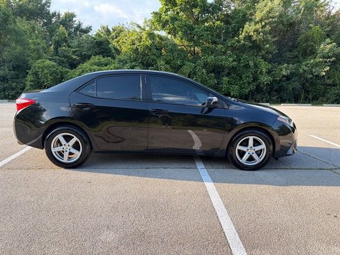 Used 2016 Toyota Corolla LE FWD image 3