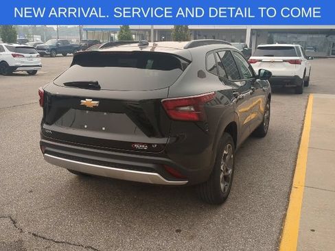Used 2024 Chevrolet Trax LT w/ Driver Confidence Package FWD image 6