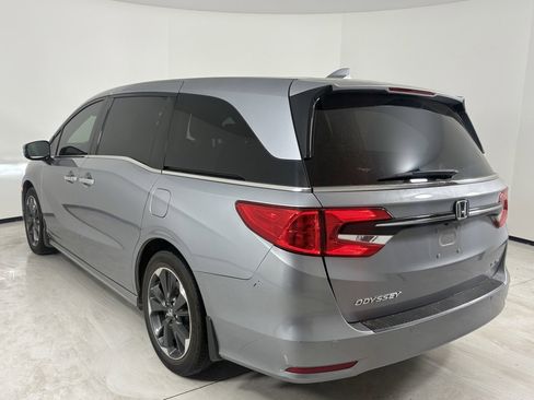 Used 2023 Honda Odyssey Elite image 2