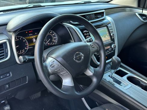Used 2018 Nissan Murano S image 12