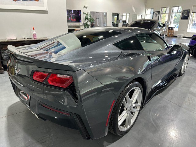 Used 2017 Chevrolet Corvette Stingray Coupe RWD image 2