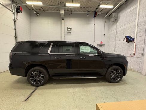 New 2026 Chevrolet Suburban LT w/ Comfort Package image 3