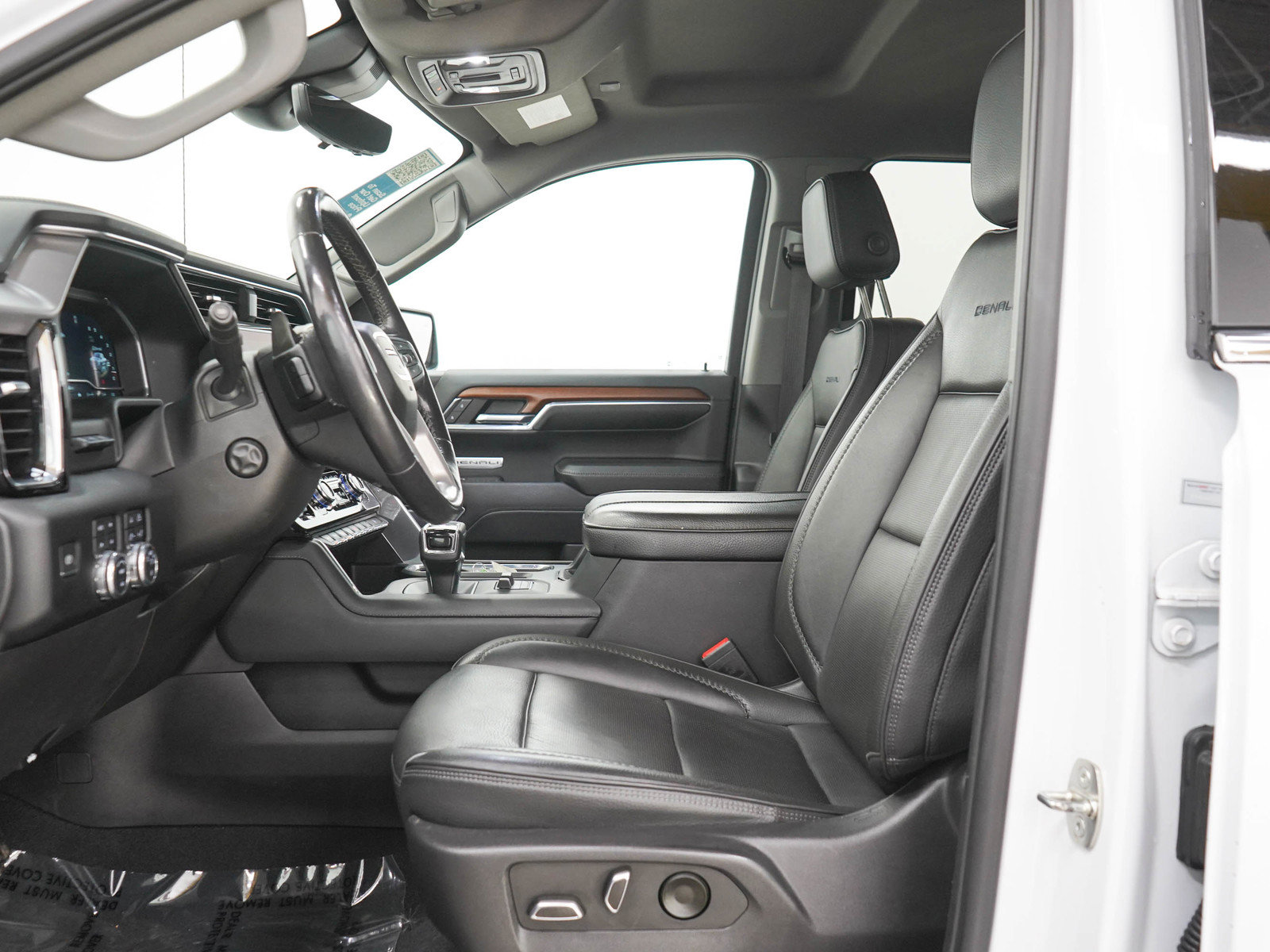 Used 2023 GMC Sierra 1500 Denali w/ Technology Package AWD/4WD image 23