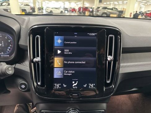 Used 2022 Volvo XC40 T5 R-Design w/ Advanced Package image 16