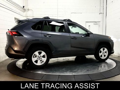 Used 2021 Toyota RAV4 XLE AWD/4WD image 11