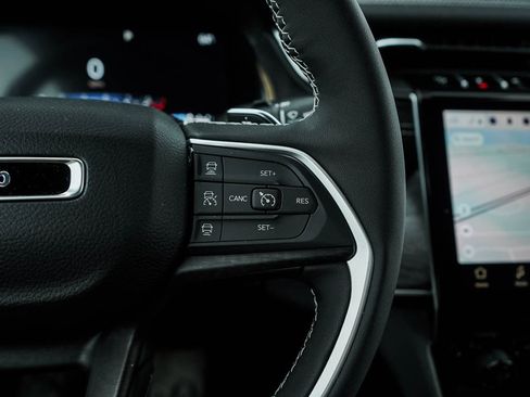 New 2025 Jeep Grand Cherokee Limited w/ Black Appearance Package image 22