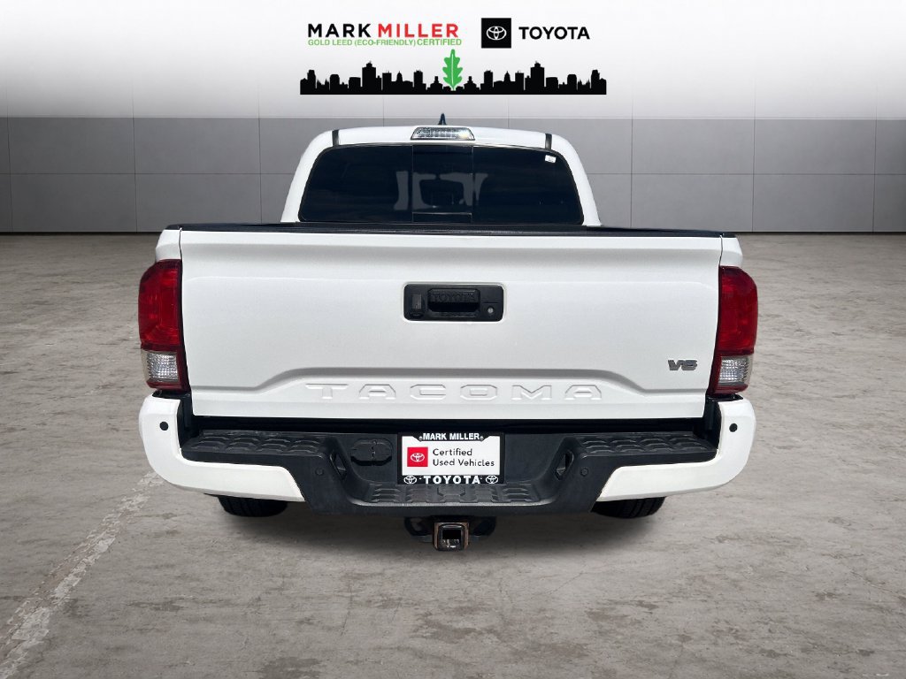 Certified 2017 Toyota Tacoma TRD Off-Road w/ Premium & Technology Package AWD/4WD image 4