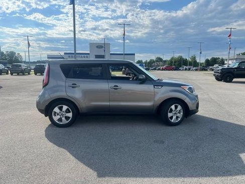 Used 2017 Kia Soul w/ Convenience Package FWD image 10
