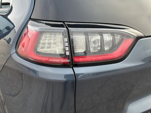 Used 2019 Jeep Cherokee Latitude w/ Popular Appearance Group FWD image 31