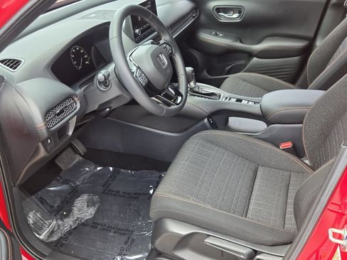 Used 2025 Honda HR-V Sport image 11