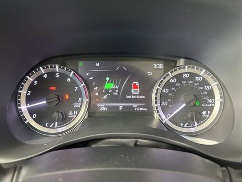 Used 2023 Toyota Highlander XLE AWD/4WD image 17