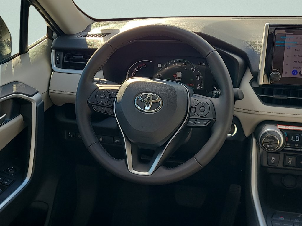 Used 2025 Toyota RAV4 XLE w/ Convenience Package AWD/4WD image 12