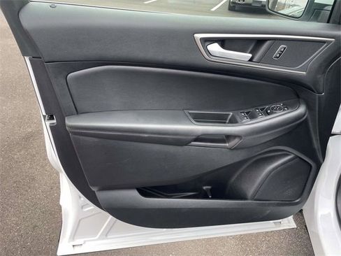 Used 2024 Ford Edge SEL image 11