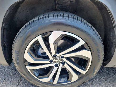 Used 2023 Volkswagen Atlas Cross Sport SEL AWD/4WD image 16