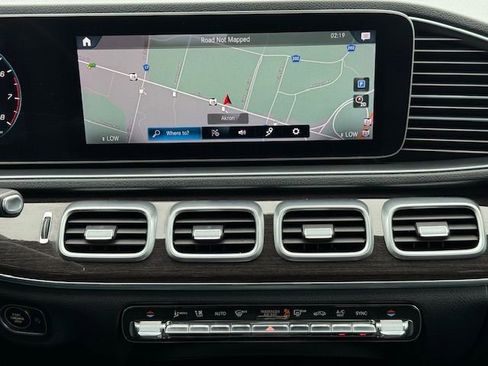 Used 2020 Mercedes-Benz GLE 350 4MATIC w/ Premium Package image 19