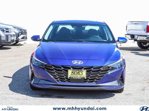 Certified 2023 Hyundai Elantra Limited w/ Cargo Package FWD image 6