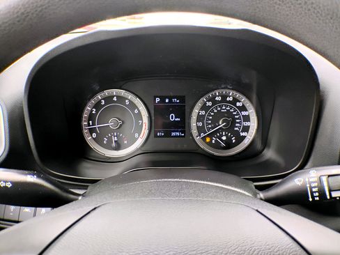 Used 2021 Hyundai Venue SE image 36