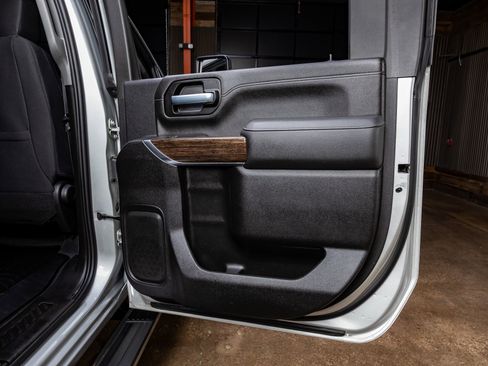 Used 2021 GMC Sierra 2500 SLE w/ SLE Value Package; image 39