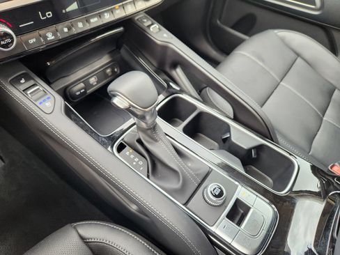 Used 2025 Kia Telluride EX w/ EX Captain's Chair Package FWD image 27
