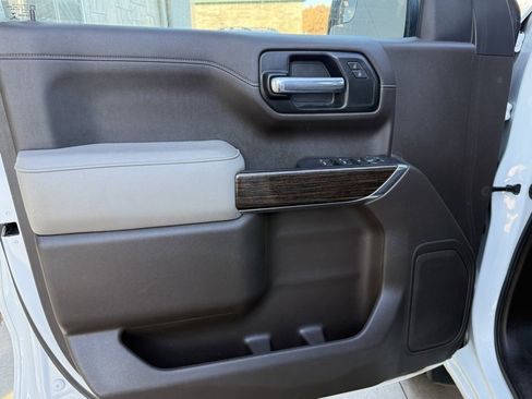 Used 2021 GMC Sierra 1500 SLE w/ X31 Off-Road Package image 6