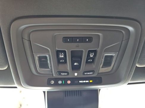 Used 2025 GMC Sierra 1500 SLT w/ SLT Premium Plus Package AWD/4WD image 16