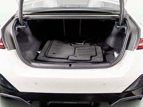 Used 2025 BMW i5 xDrive40 w/ M Sport Package image 17