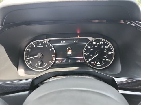 Used 2023 Nissan Pathfinder SL AWD/4WD image 17