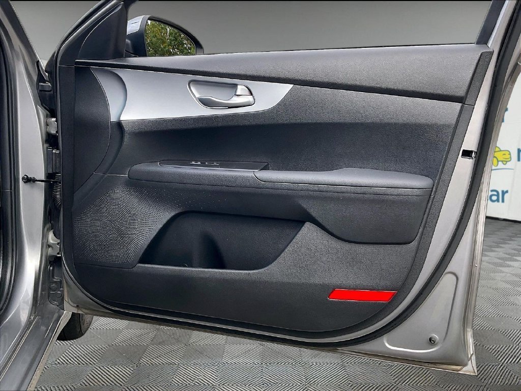 Certified 2023 Kia Forte LXS w/ LXS Technology Package FWD image 11