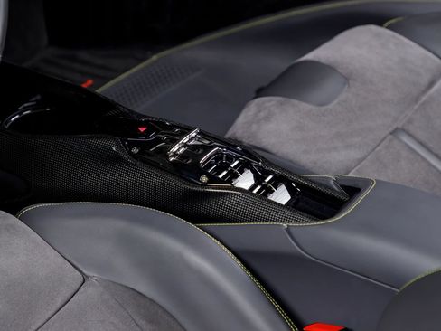 Used 2023 Ferrari SF90 Spider AWD/4WD image 16