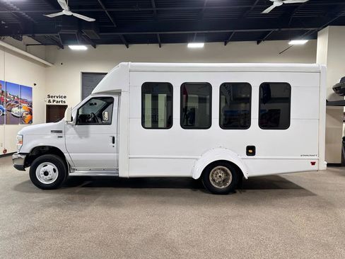 Used 2015 Ford E-350 and Econoline 350 Super Duty image 10