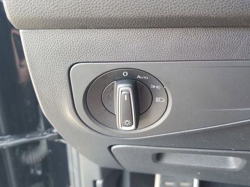 Certified 2023 Volkswagen Tiguan SE R-Line FWD image 29
